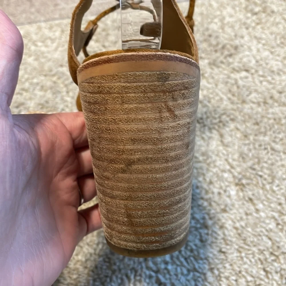 Dolce Vita Women Lyndon Strappy Thick Heels Size 8.5 Gladiator Contemporary
